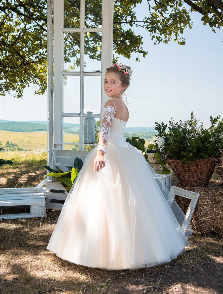 Dětské šaty — model z naší kolekce